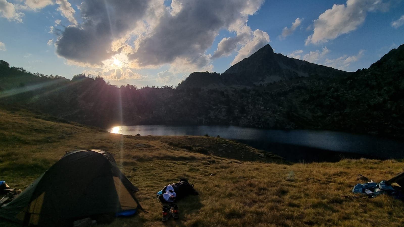 Première grande ascension et nuit au bord du lac